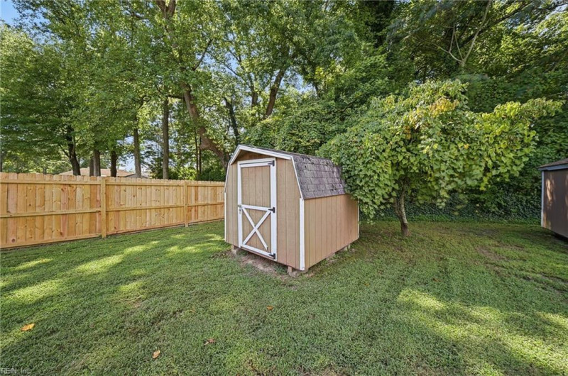 Photo 32 of 40 residential for sale in Chesapeake virginia