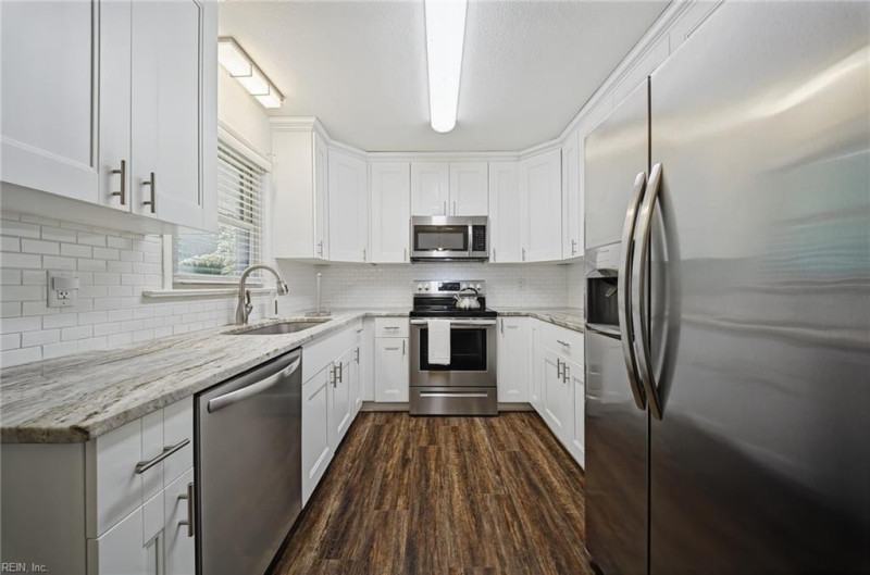 Photo 7 of 40 residential for sale in Chesapeake virginia