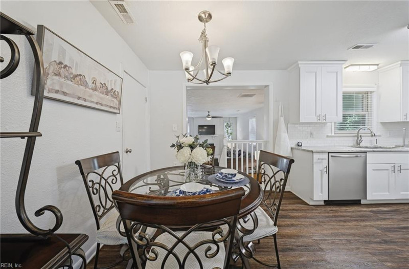 Photo 9 of 40 residential for sale in Chesapeake virginia