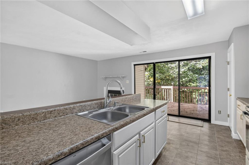 Photo 13 of 44 residential for sale in Newport News virginia