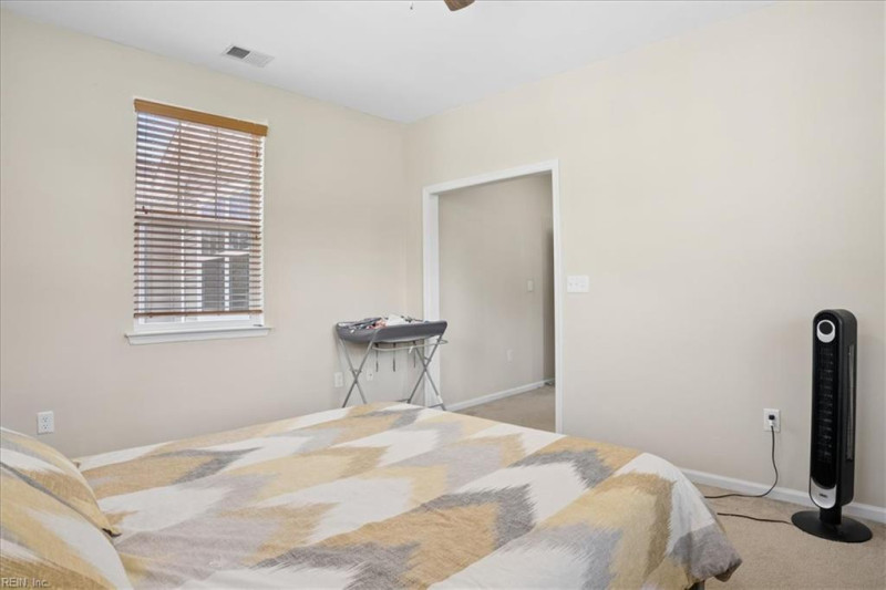 Photo 12 of 35 residential for sale in Chesapeake virginia
