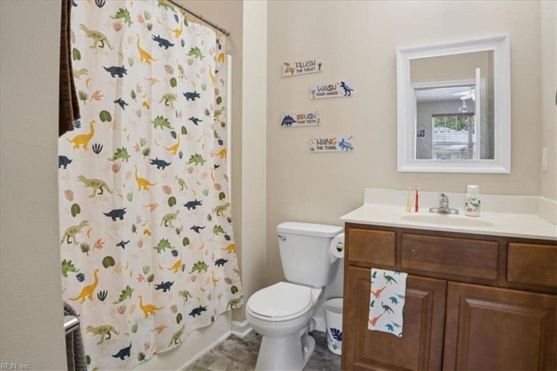 Photo 16 of 35 residential for sale in Chesapeake virginia