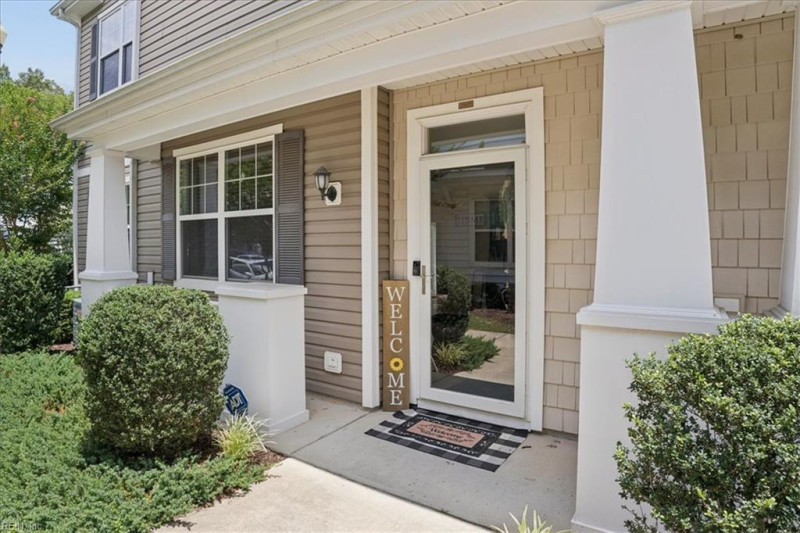 Photo 2 of 35 residential for sale in Chesapeake virginia