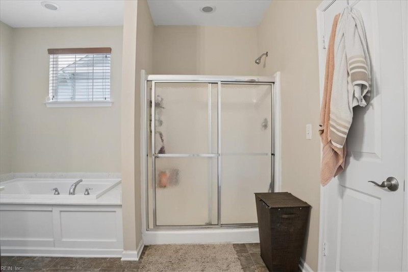 Photo 7 of 35 residential for sale in Chesapeake virginia