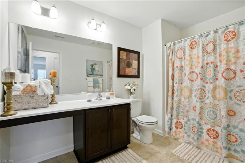Photo 13 of 26 residential for sale in Suffolk virginia