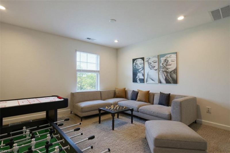 Photo 14 of 26 residential for sale in Suffolk virginia