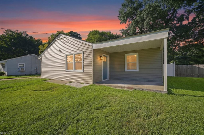Photo 1 of 31 residential for sale in Chesapeake virginia