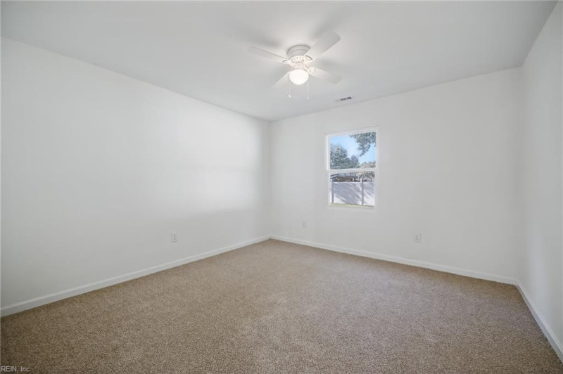 Photo 14 of 31 residential for sale in Chesapeake virginia