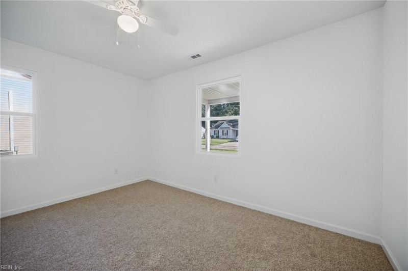Photo 18 of 31 residential for sale in Chesapeake virginia