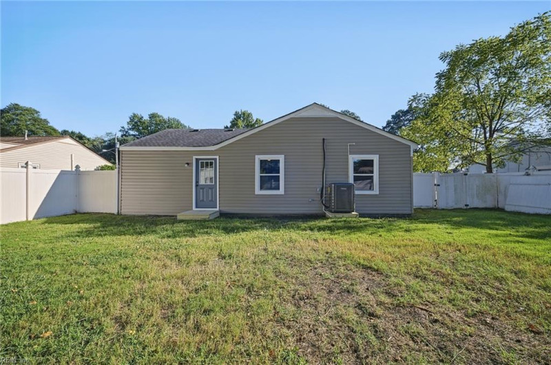 Photo 25 of 31 residential for sale in Chesapeake virginia
