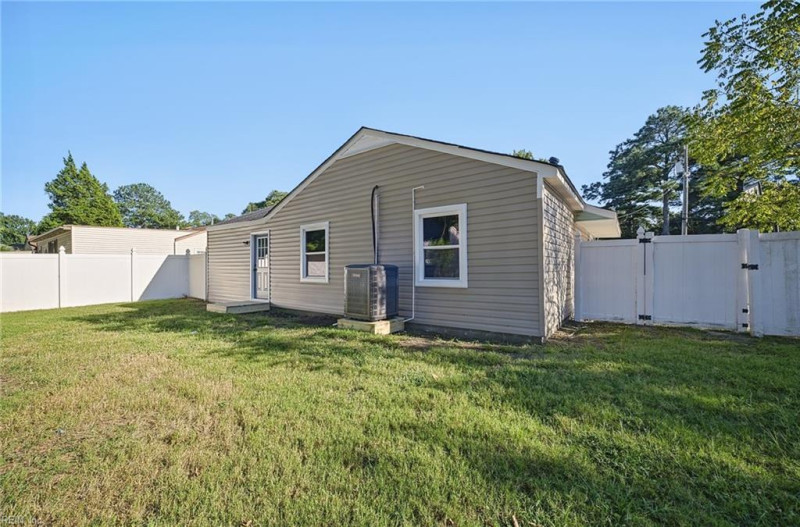Photo 26 of 31 residential for sale in Chesapeake virginia