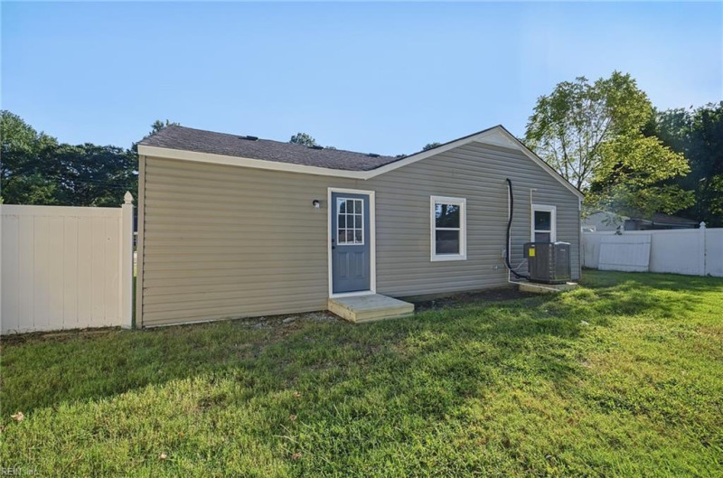 Photo 27 of 31 residential for sale in Chesapeake virginia