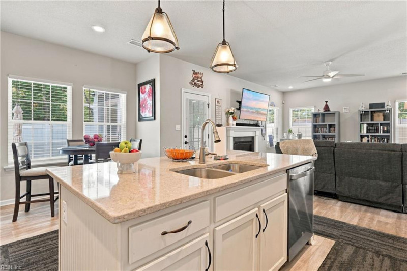 Photo 10 of 34 residential for sale in Suffolk virginia