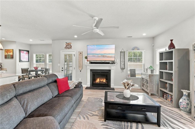 Photo 13 of 34 residential for sale in Suffolk virginia