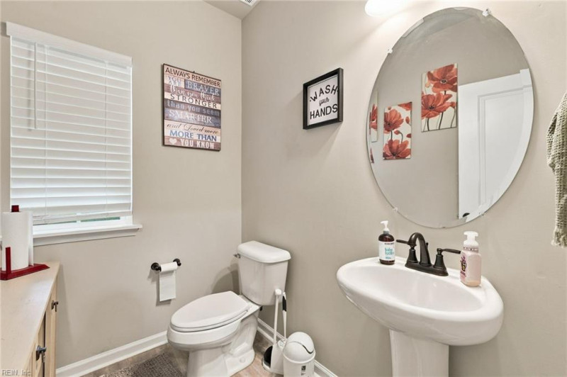 Photo 19 of 34 residential for sale in Suffolk virginia