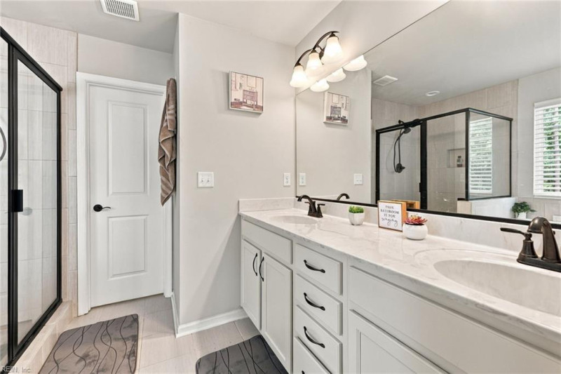 Photo 20 of 34 residential for sale in Suffolk virginia