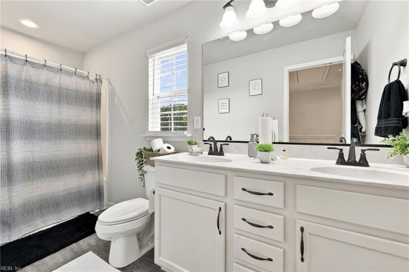 Photo 26 of 34 residential for sale in Suffolk virginia