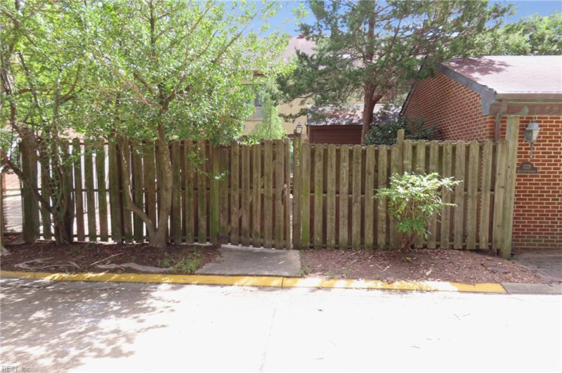 Photo 11 of 33 residential for sale in Norfolk virginia