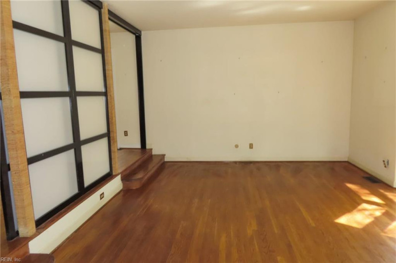 Photo 14 of 33 residential for sale in Norfolk virginia