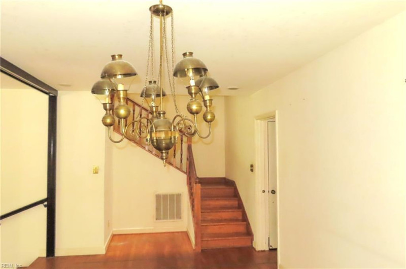 Photo 16 of 33 residential for sale in Norfolk virginia