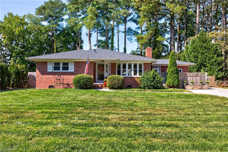 Photo 11 of 42 residential for sale in Virginia Beach virginia