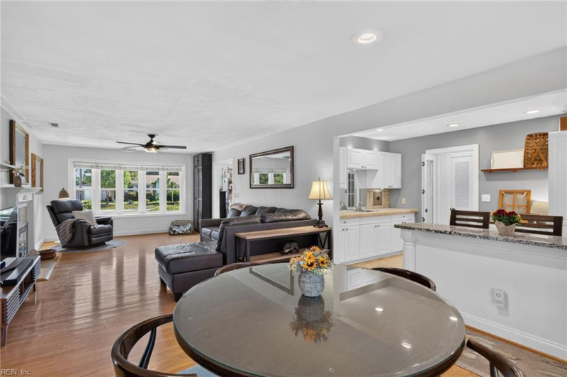 Photo 18 of 42 residential for sale in Virginia Beach virginia