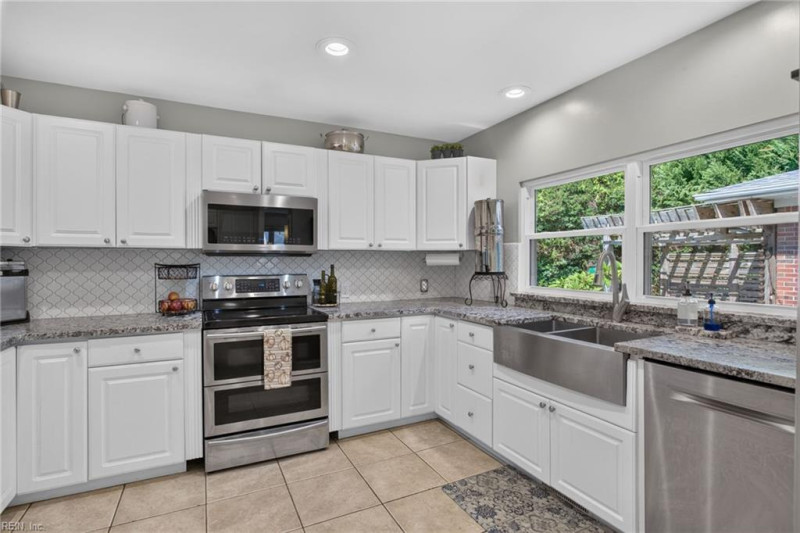 Photo 7 of 42 residential for sale in Virginia Beach virginia