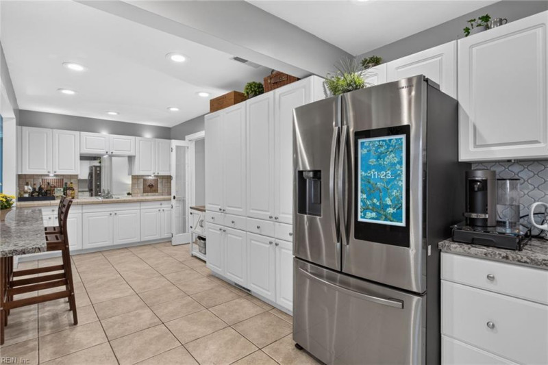 Photo 8 of 42 residential for sale in Virginia Beach virginia