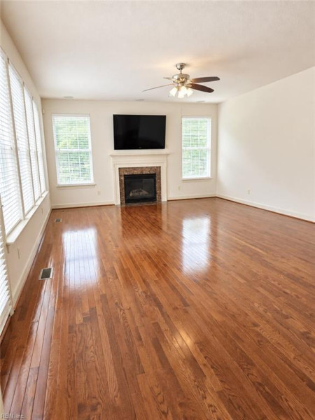 Photo 17 of 43 residential for sale in Chesapeake virginia