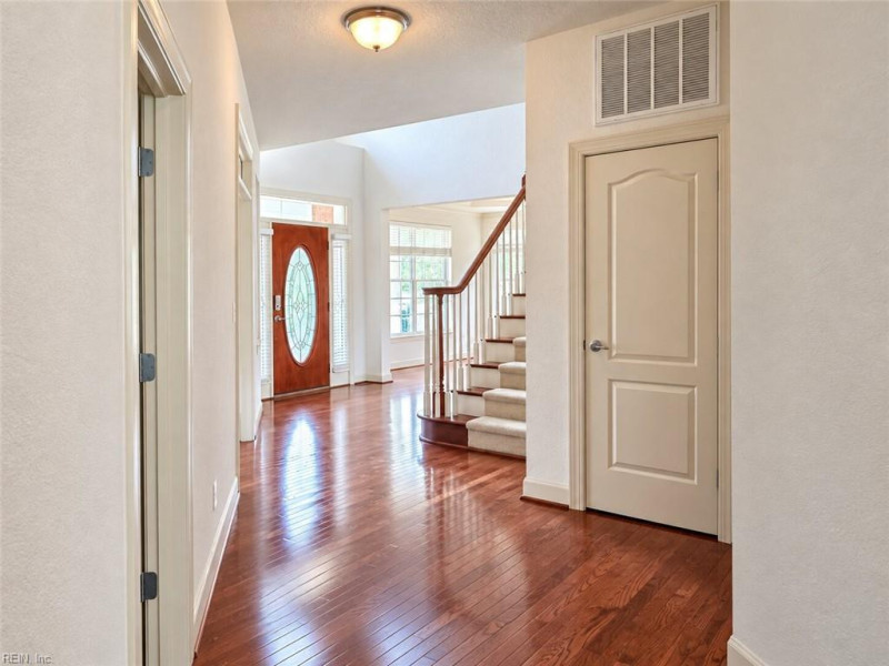 Photo 18 of 43 residential for sale in Chesapeake virginia