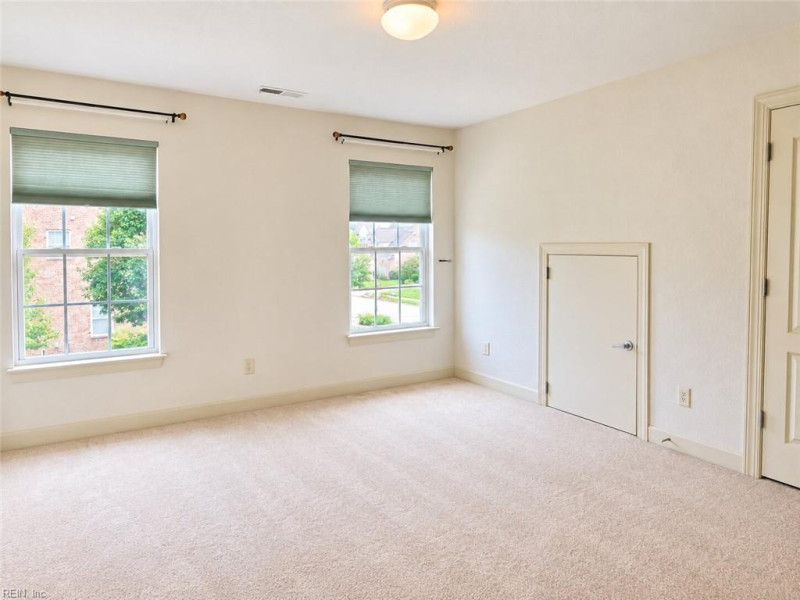 Photo 25 of 43 residential for sale in Chesapeake virginia
