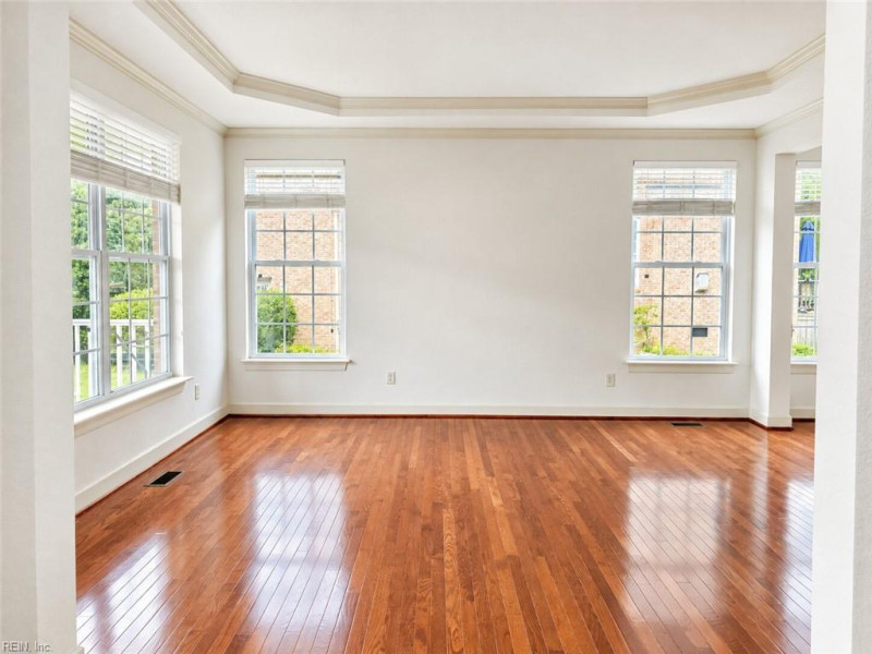 Photo 6 of 43 residential for sale in Chesapeake virginia