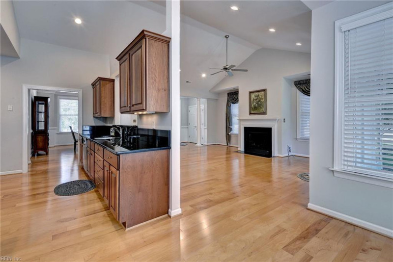 Photo 10 of 45 residential for sale in James City County virginia