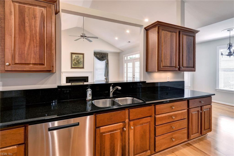 Photo 16 of 45 residential for sale in James City County virginia