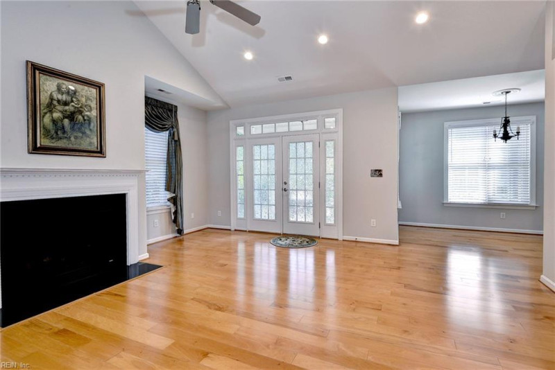 Photo 6 of 45 residential for sale in James City County virginia