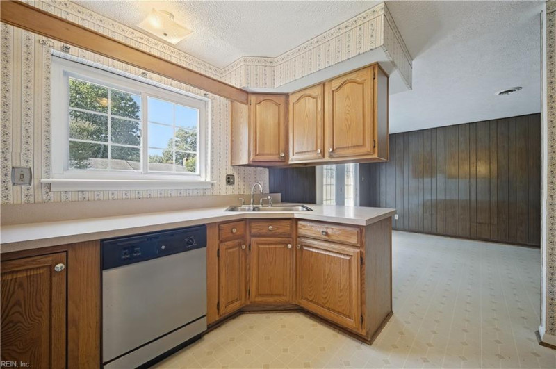 Photo 10 of 37 residential for sale in Virginia Beach virginia Photo 10 of 37 residential for sale in Virginia Beach virginia