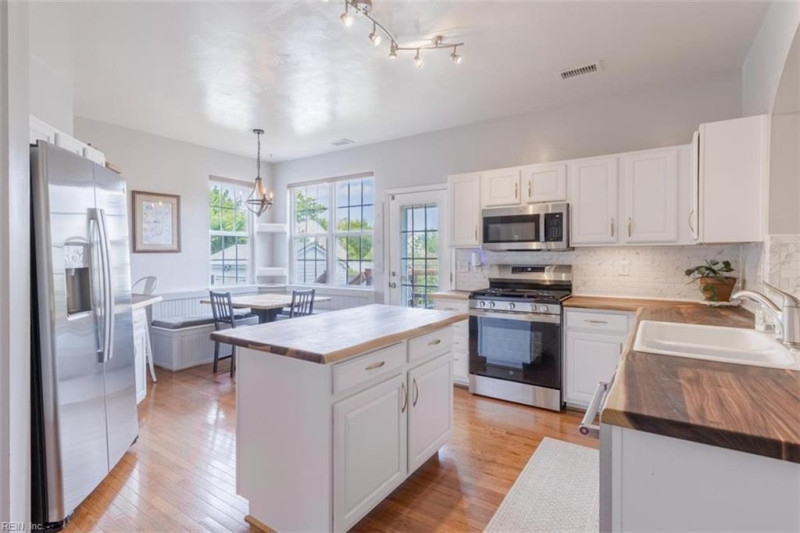 Photo 4 of 50 residential for sale in Chesapeake virginia Photo 4 of 50 residential for sale in Chesapeake virginia