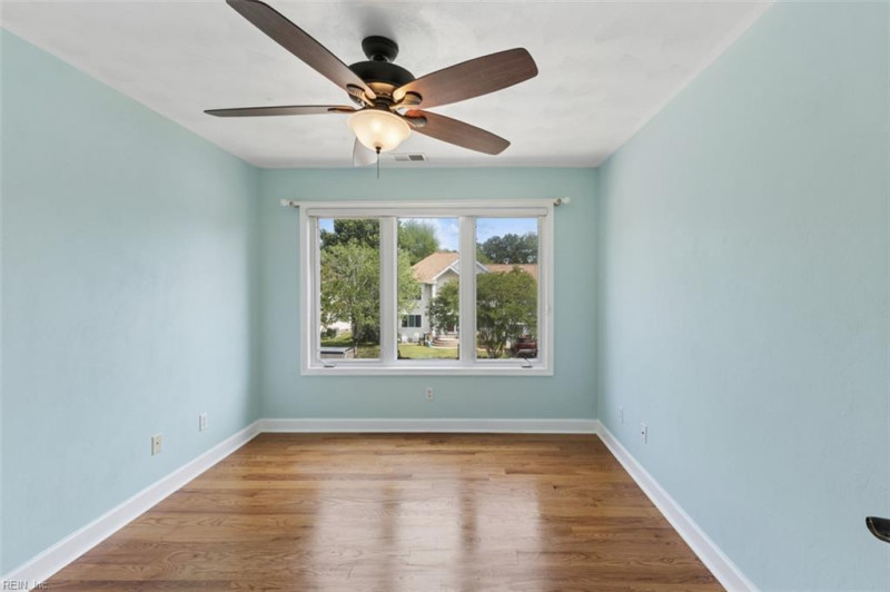 Photo 19 of 28 residential for sale in Chesapeake virginia