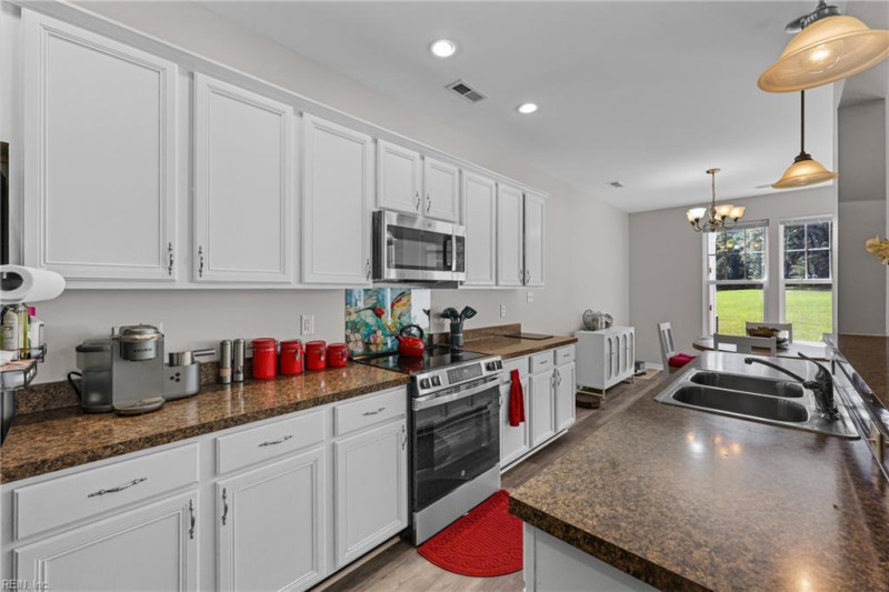 Photo 9 of 49 residential for sale in James City County virginia