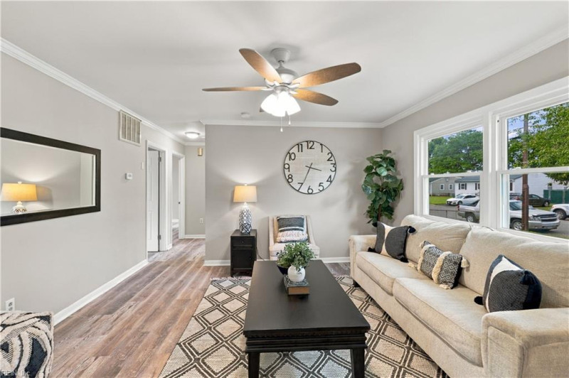 Photo 10 of 44 residential for sale in Hampton virginia