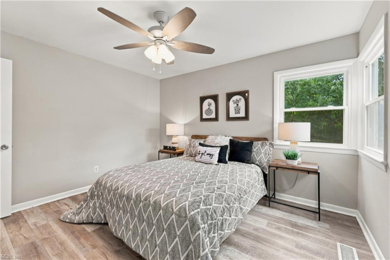 Photo 34 of 44 residential for sale in Hampton virginia