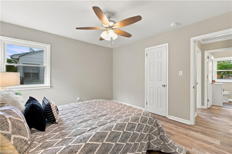 Photo 35 of 44 residential for sale in Hampton virginia