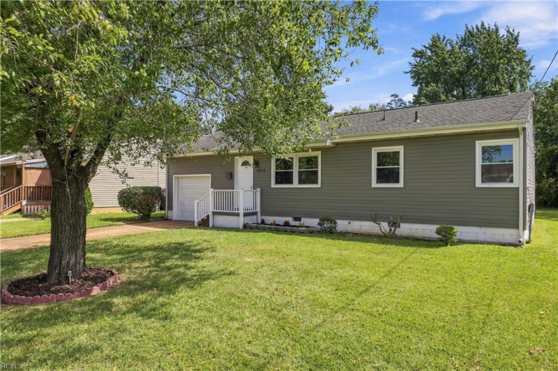 Photo 4 of 44 residential for sale in Hampton virginia
