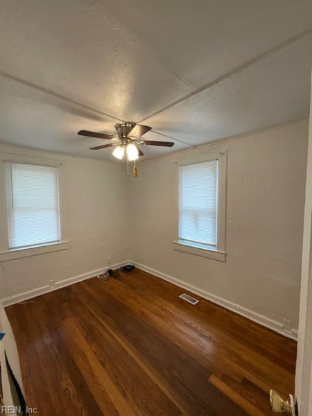 Photo 5 of 15 residential for sale in Portsmouth virginia