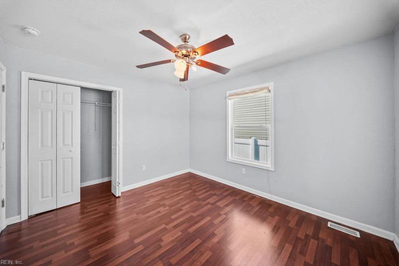 Photo 13 of 26 residential for sale in Hampton virginia