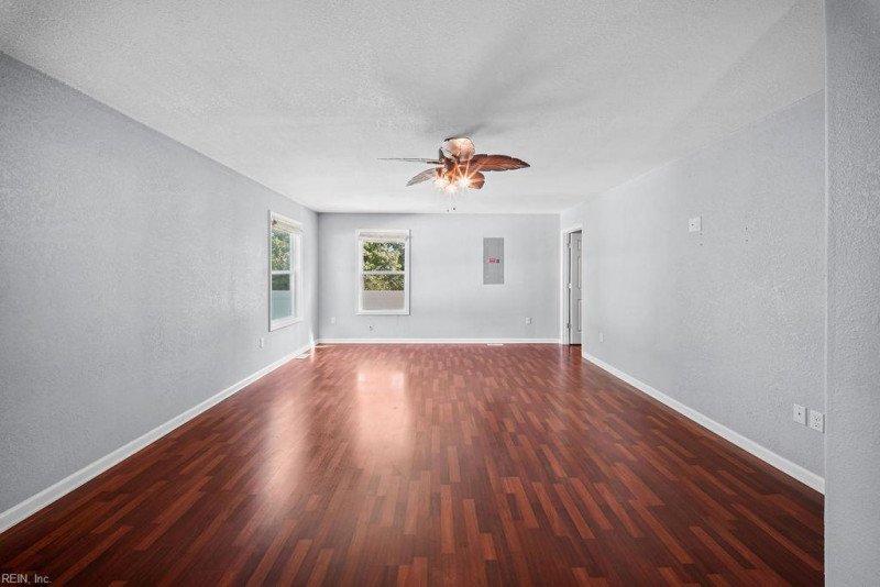 Photo 14 of 26 residential for sale in Hampton virginia