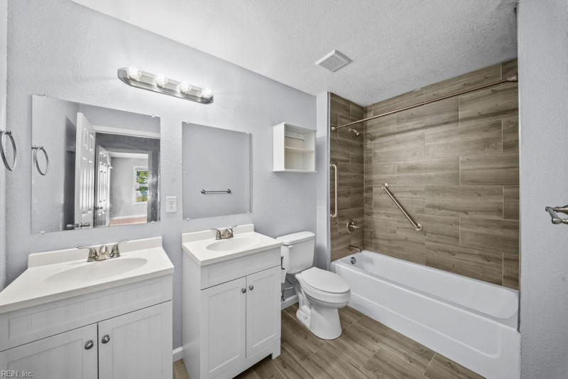 Photo 18 of 26 residential for sale in Hampton virginia