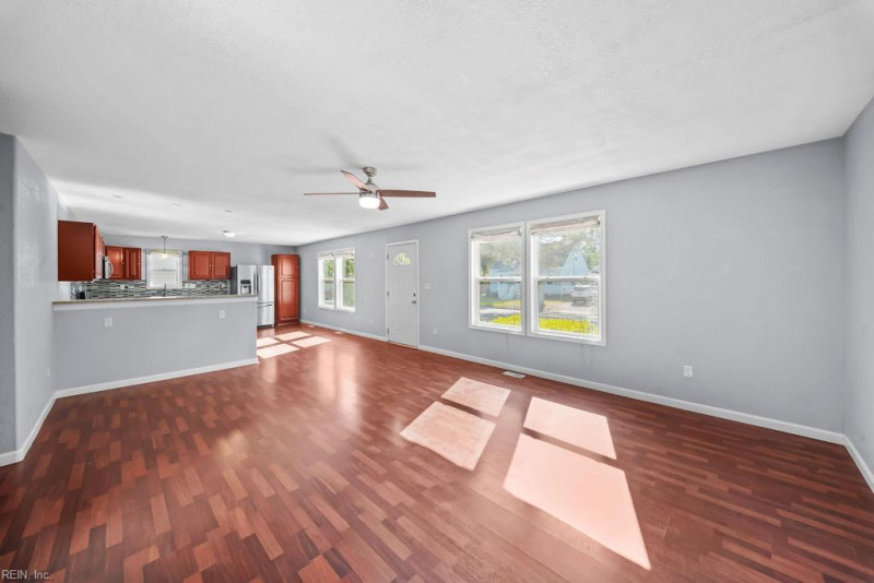 Photo 4 of 26 residential for sale in Hampton virginia