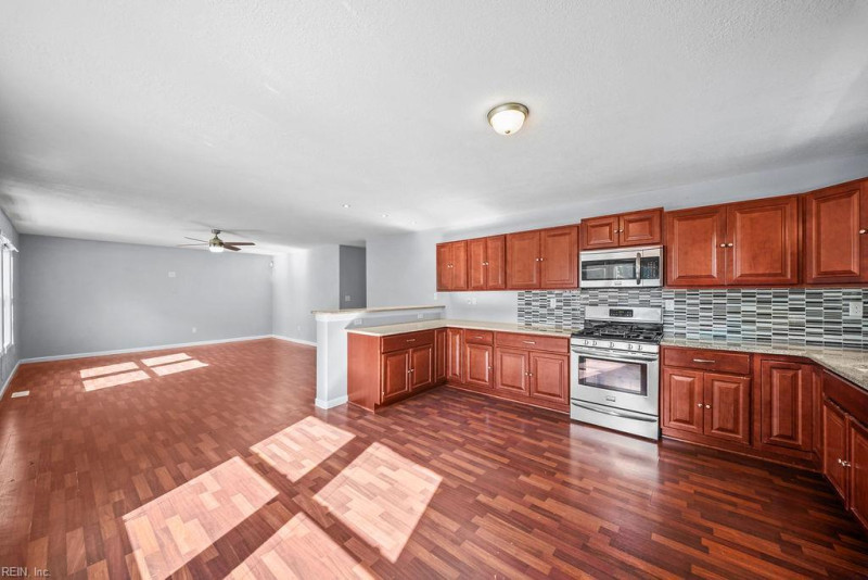 Photo 6 of 26 residential for sale in Hampton virginia