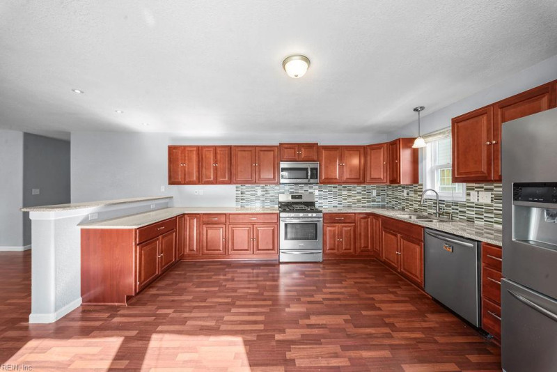 Photo 7 of 26 residential for sale in Hampton virginia